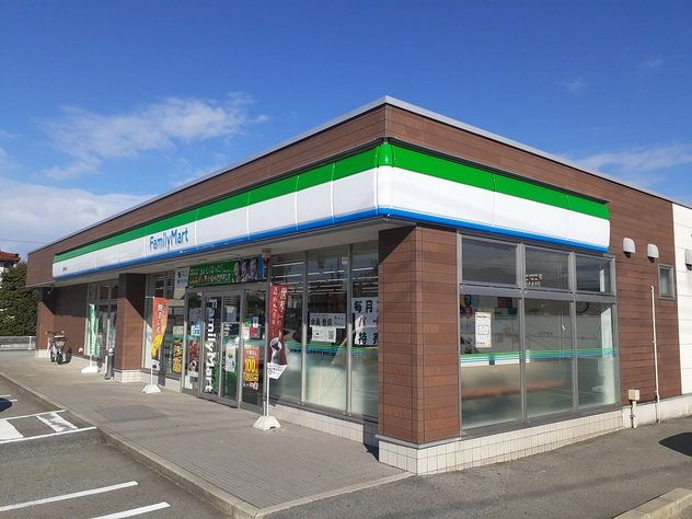 ファミリーマート黒部植木店まで1300m