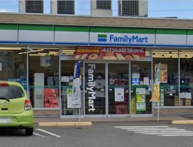 ファミリーマート築地町店まで400m