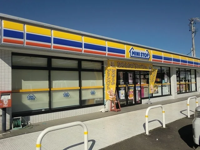 ミニストップ高富東深瀬店まで90m