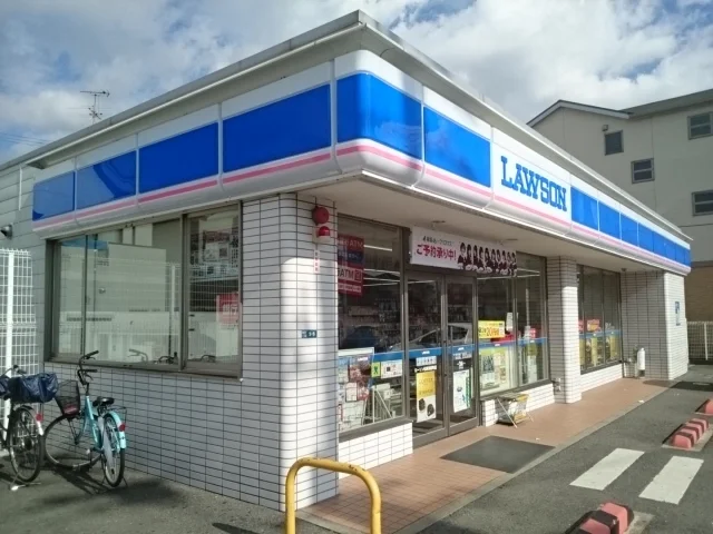 ローソン様まで1300m