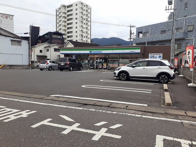 ファミリーマート喜々津駅前店まで459m
