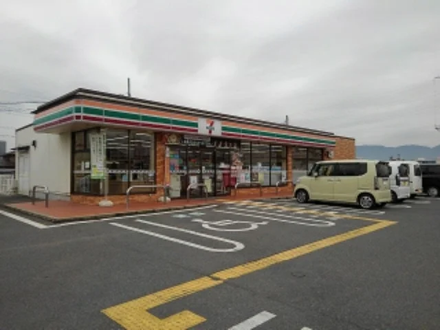 セブンイレブン忌部町店様まで600m