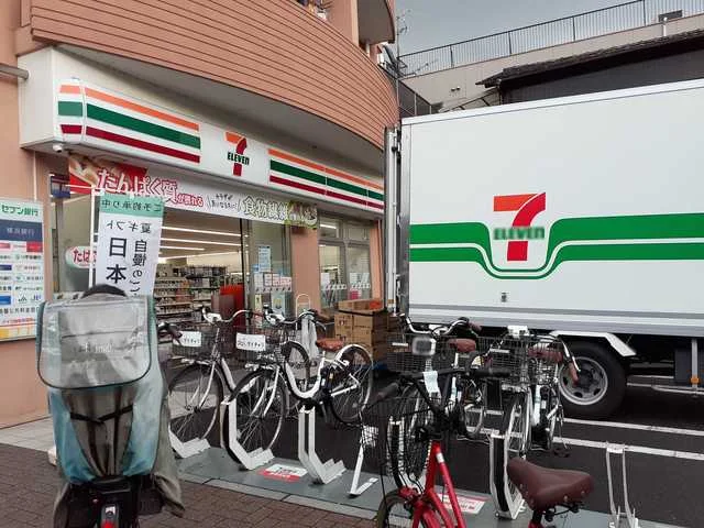 セブンイレブンまで347m