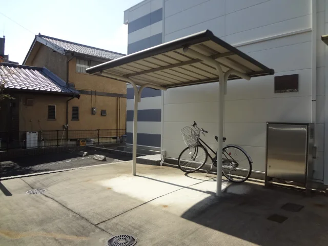 屋根付き駐輪場