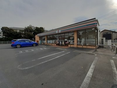 セブンイレブン太田市八幡町店まで720m