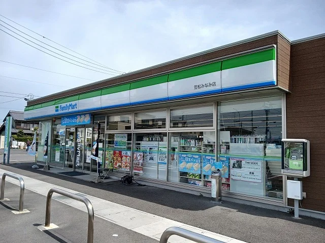 ファミリーマート笠松みなみ店まで400m