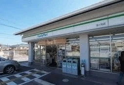 ファミリーマートまで500m