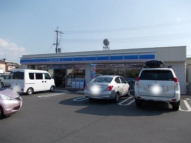 ローソン南草津三丁目店まで457m