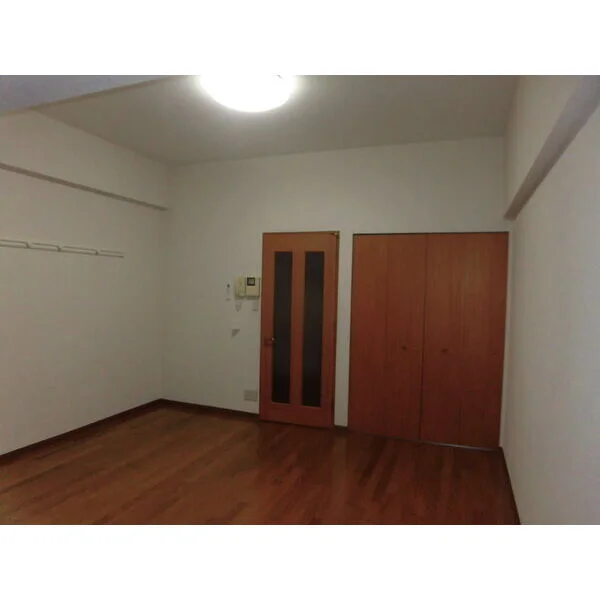 家具・家電設置前のお部屋になります