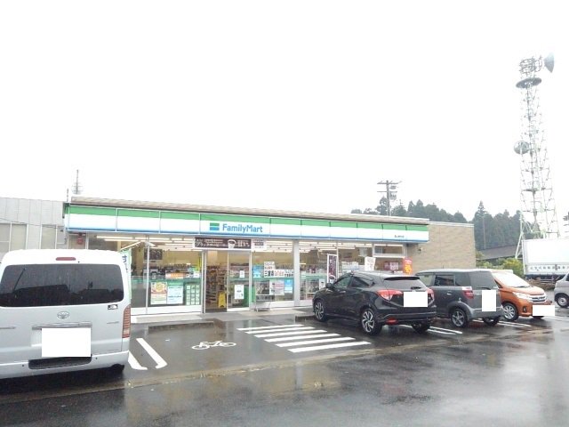 ファミリーマート亀山野村店まで65m