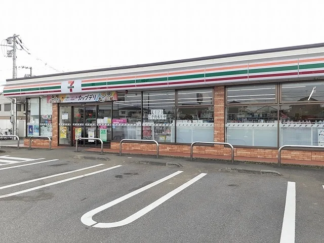 セブンイレブン取手戸頭4丁目店まで530m