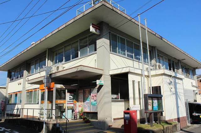 伊万里郵便局まで2000m