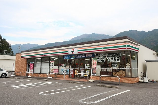 セブンイレブンまで100m