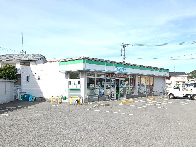 ファミリーマート郷桜井３丁目店まで500m