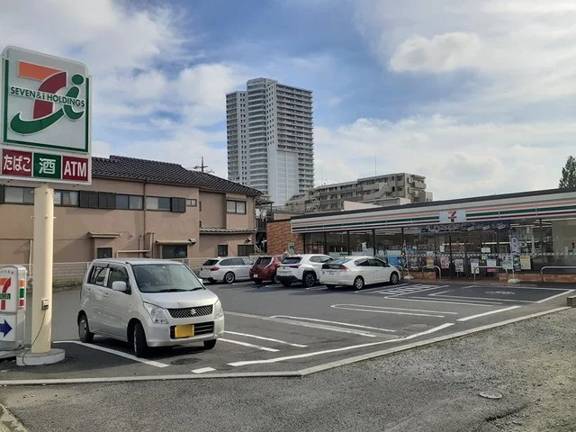 セブンイレブン越谷３丁目店まで73m