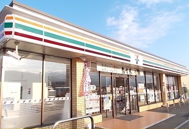 セブンイレブン牛島店まで750m
