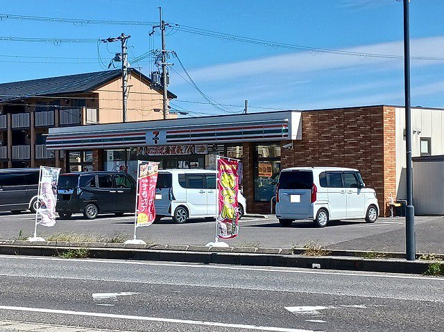 セブンイレブン愛知川豊満店様まで1100m