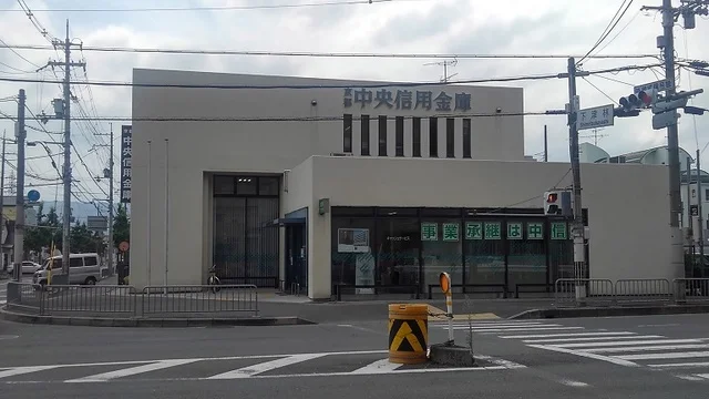 京都中央信用金庫下津林支店まで650m