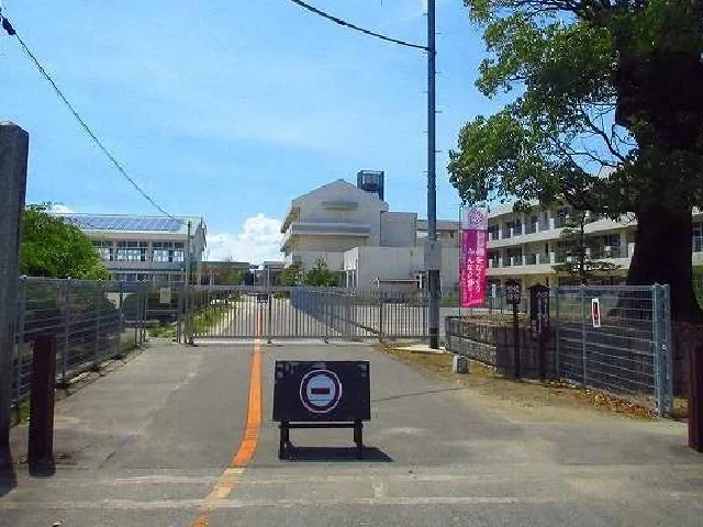 兵庫小学校まで1500m