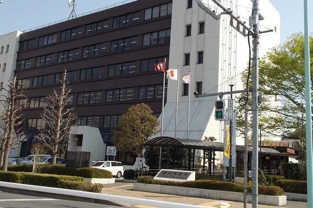 稲城市役所まで630m