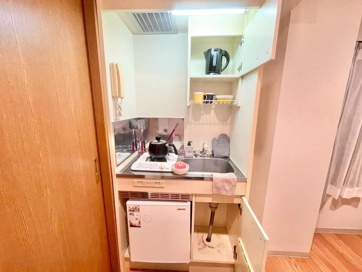 ※撮影用の観察植物・食器調理器具・雑貨類等はございません。※写真は現況優先