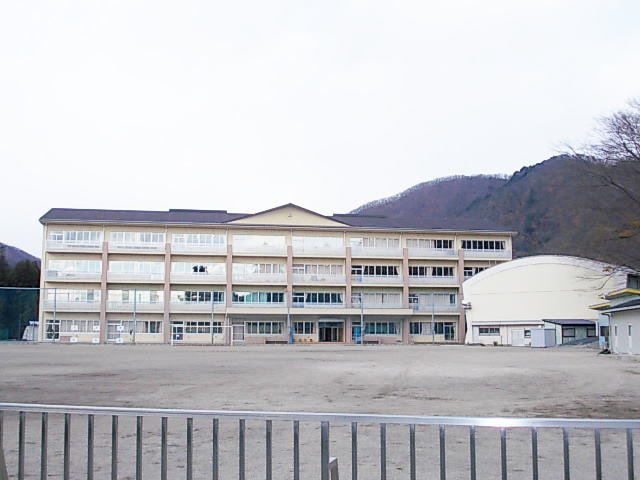 日光市藤原中学校まで150m