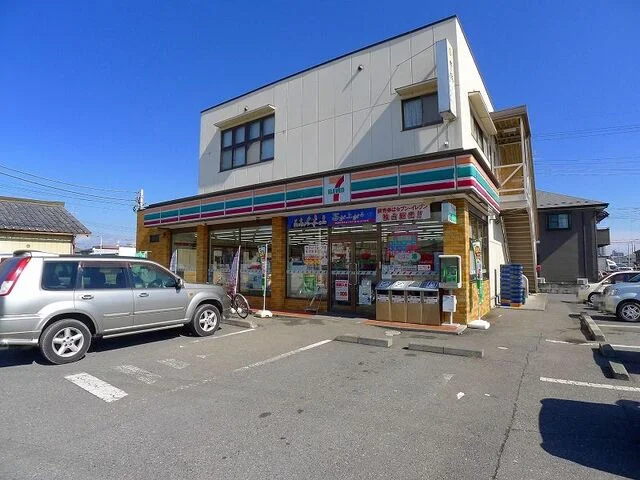 セブンイレブン栄町店まで550m