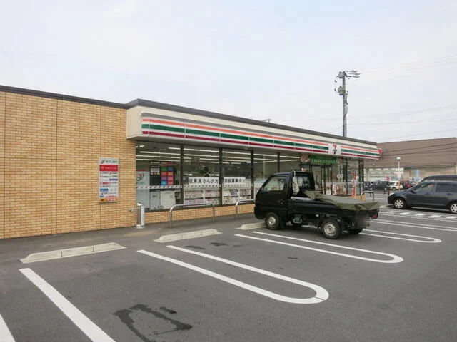 セブン-イレブン 幸田六栗店まで2200m