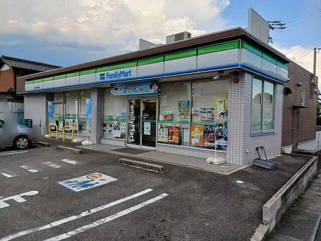 ファミリーマート関市西本郷通店まで110m
