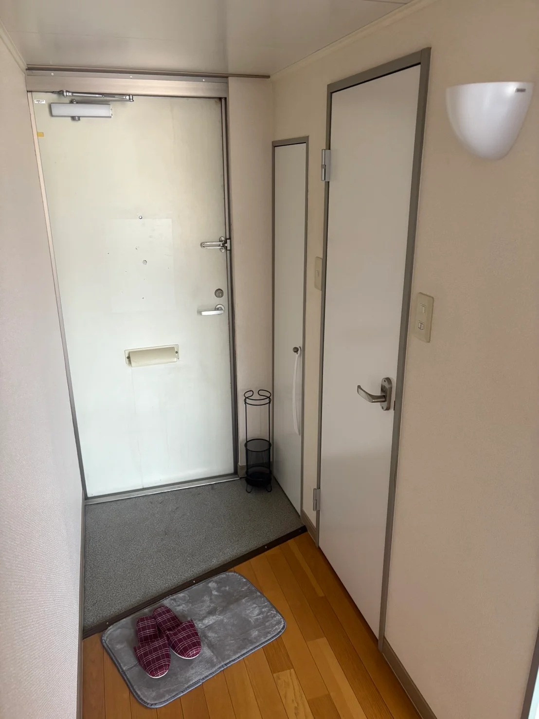 家具家電の準備中です。写真は同タイプの別のお部屋になります。