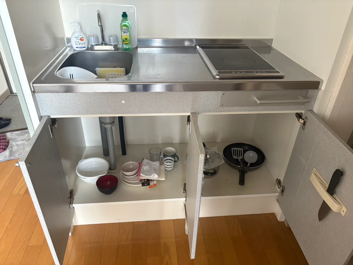 家具家電の準備中です。写真は同タイプの別のお部屋になります。
