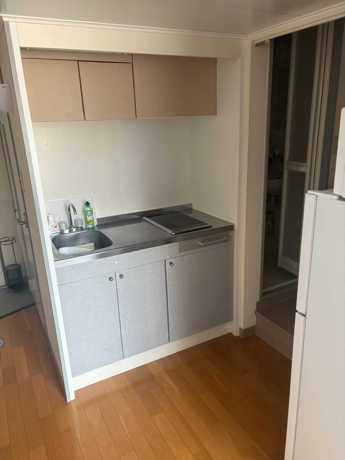 家具家電の準備中です。写真は同タイプの別のお部屋になります。
