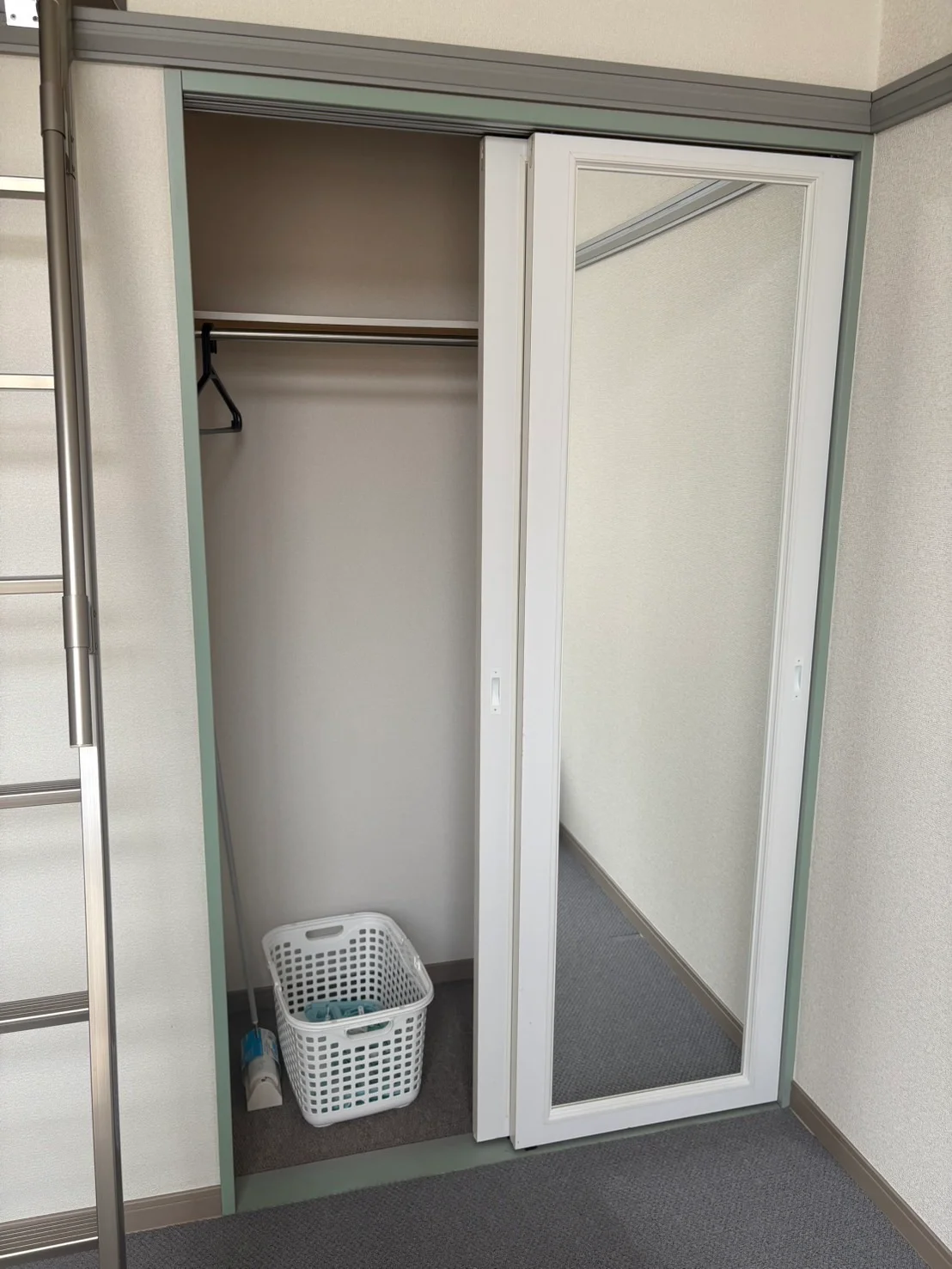 家具家電の準備中です。写真は同タイプの別のお部屋になります。
