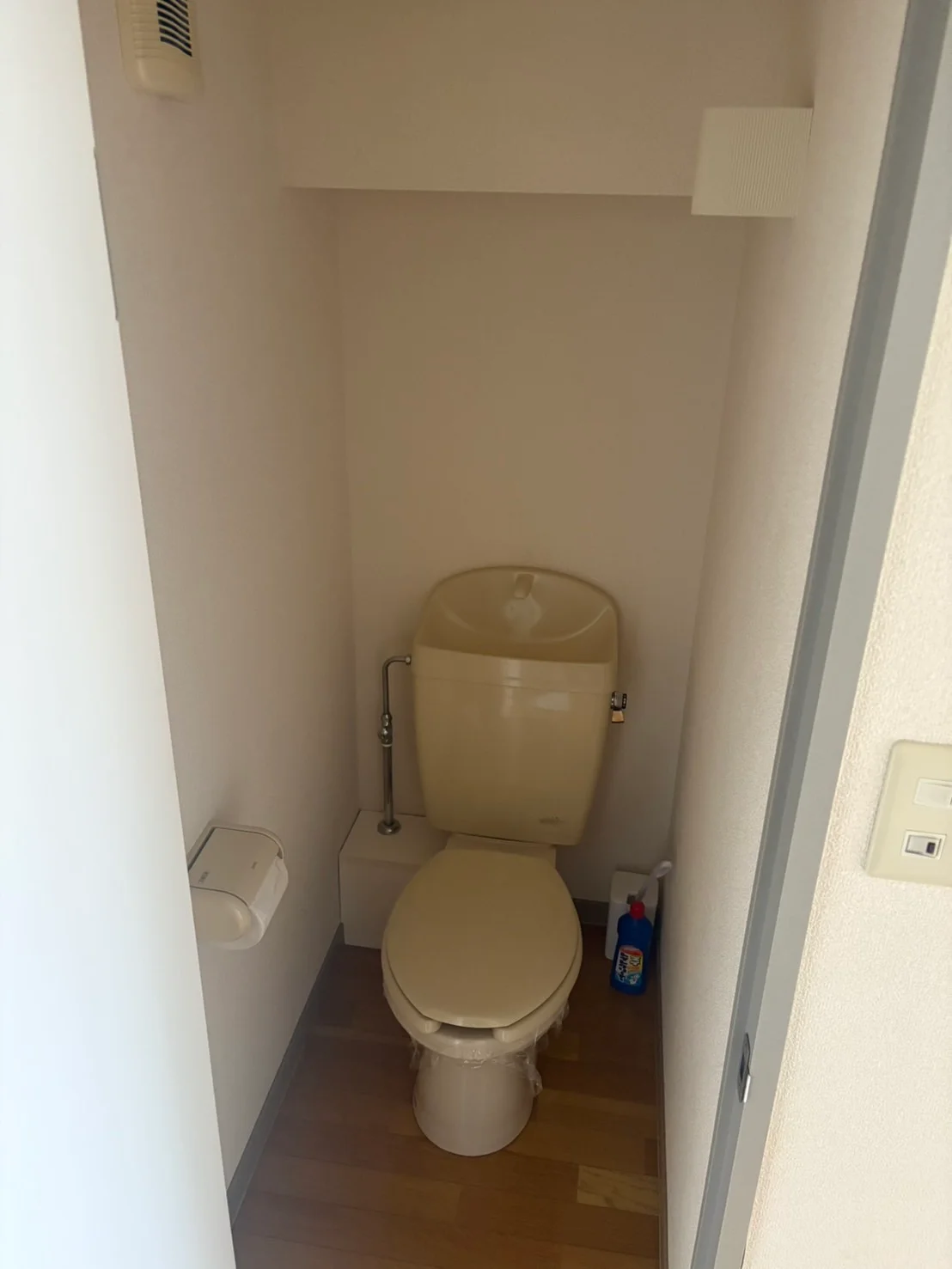 家具家電の準備中です。写真は同タイプの別のお部屋になります。