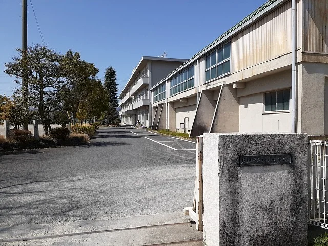 綾里小学校まで600m