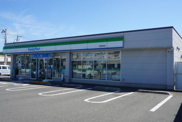 ファミリーマート阿南宝田店様まで1000m