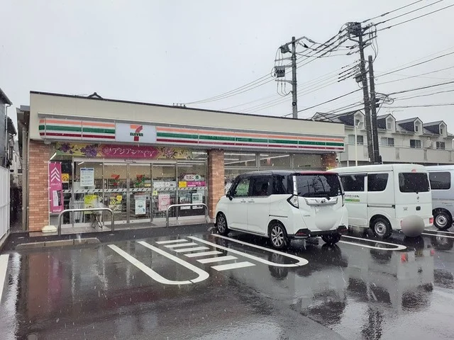 セブンイレブンまで223m