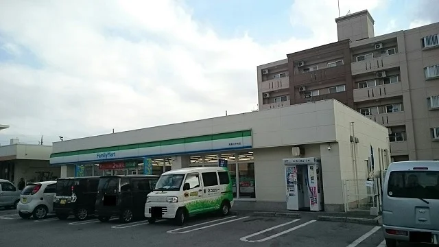 ファミリーマート真嘉比中央店まで150m