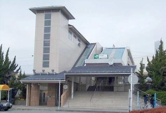 東海道線・鴨宮駅まで1830m