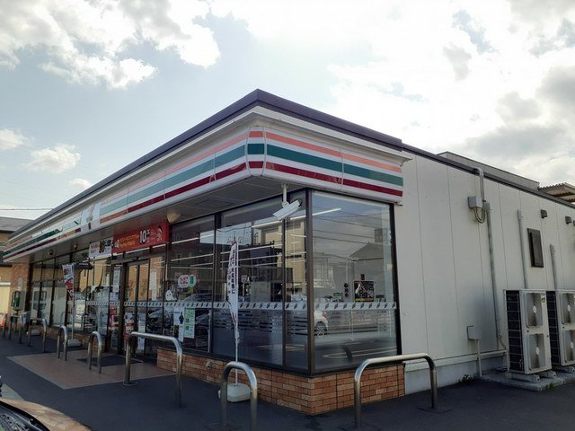 セブンイレブン白石店まで300m