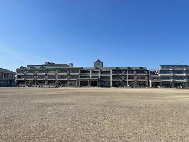 大崎市立古川第五小学校まで1000m