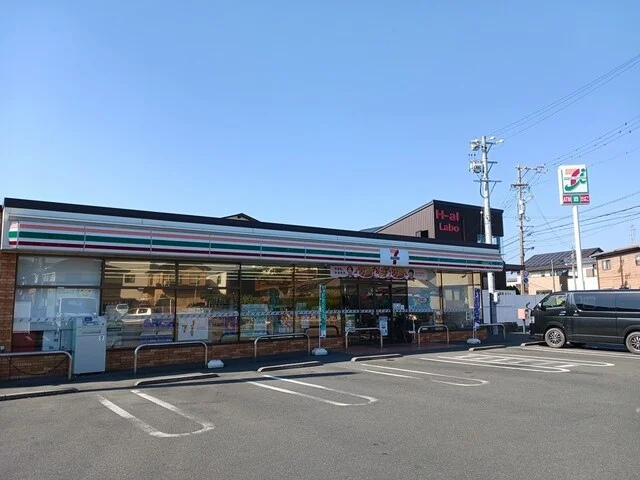 セブンイレブン芳川店まで346m