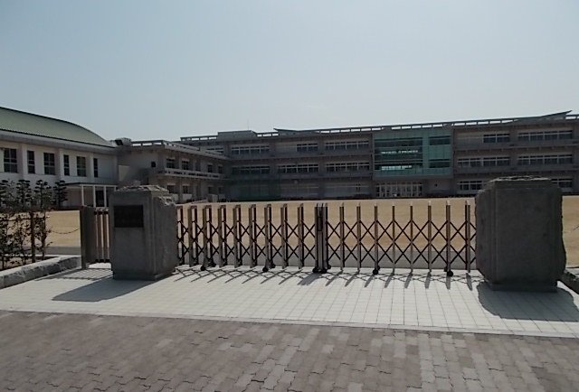 今治市立吹揚小学校まで1800m
