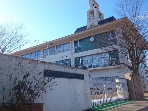 里庄西小学校まで750m