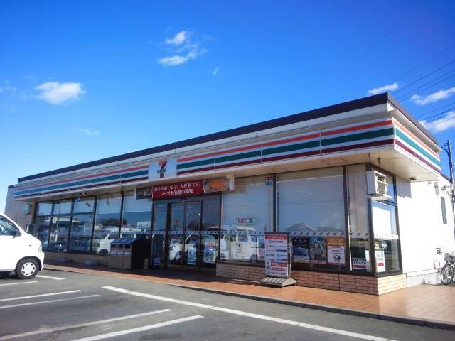 セブンイレブン鴻巣原馬室店まで810m