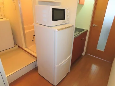 電子レンジ、冷蔵庫完備