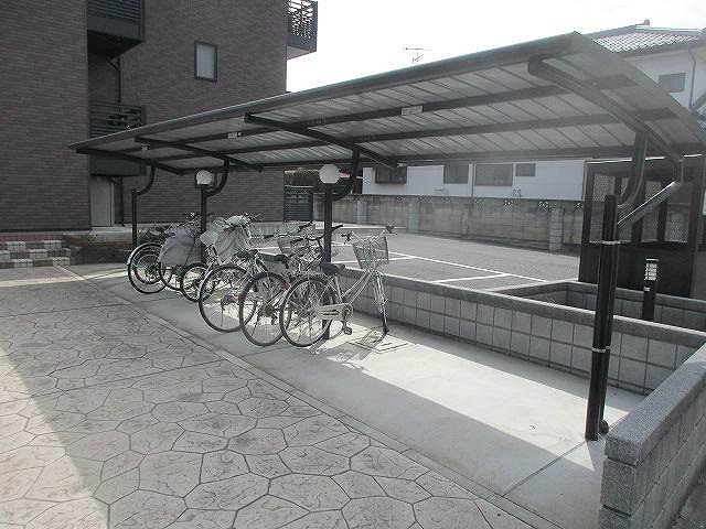 屋根付き駐輪場