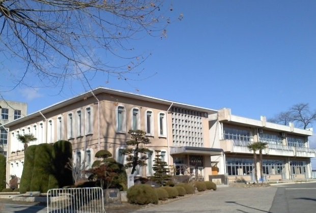 油井小学校まで1500m