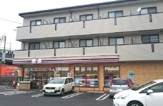 セブン 浦和白幡6丁目店まで260m