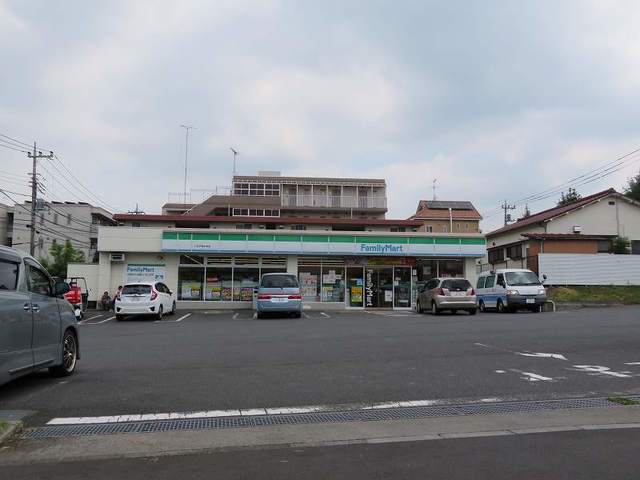 ファミリーマートまで450m